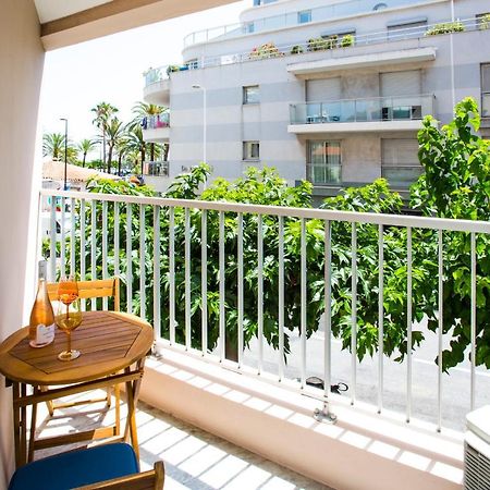 Romantic Sea View Studio, Steps Away From The Beach อองทีบส์ ภายนอก รูปภาพ