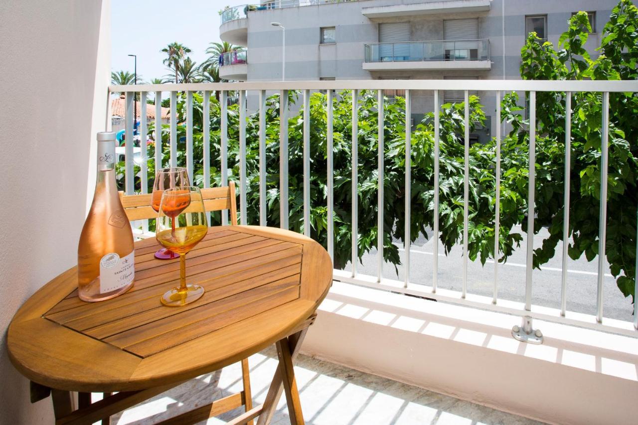 Romantic Sea View Studio, Steps Away From The Beach อองทีบส์ ภายนอก รูปภาพ